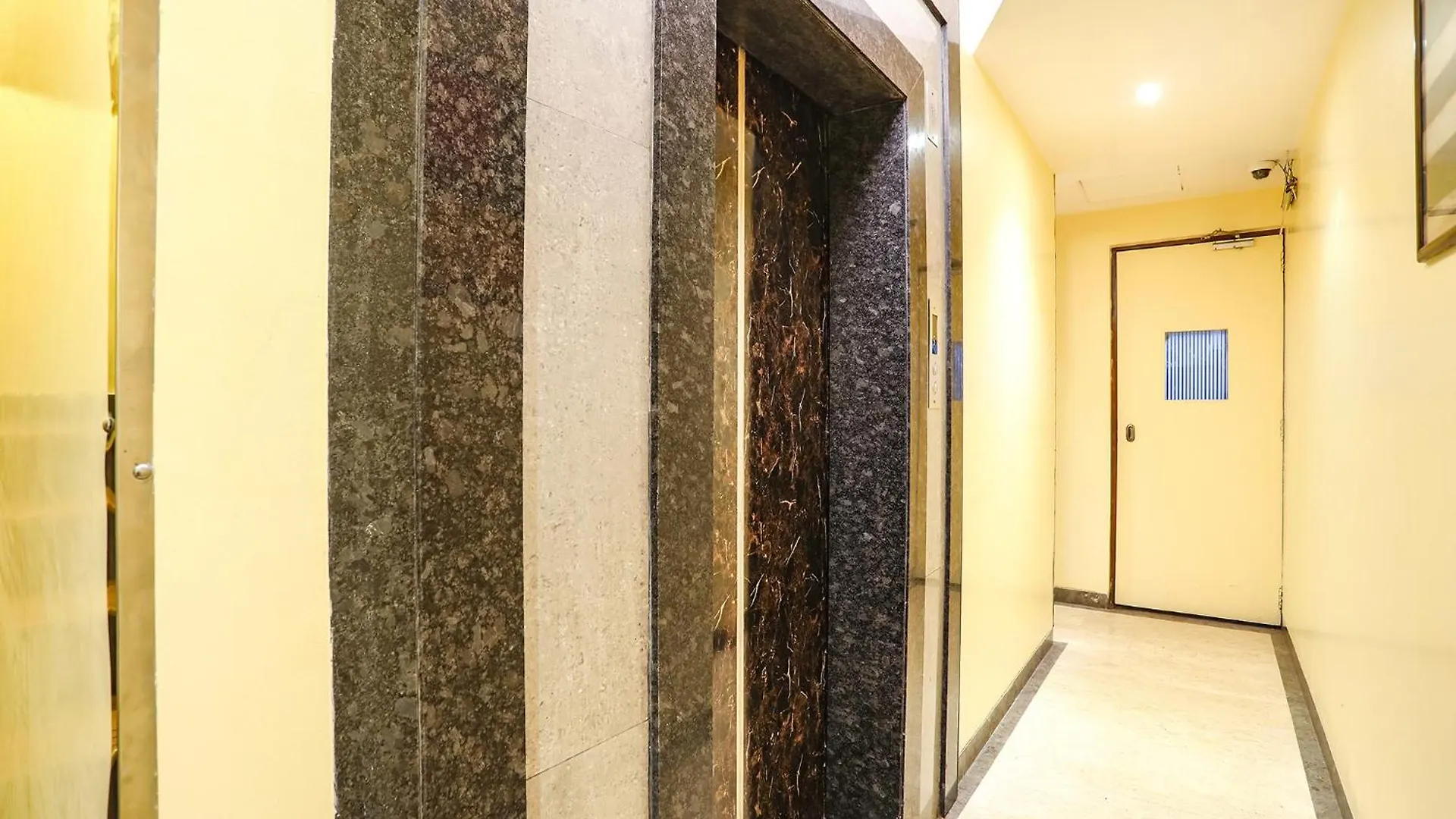 Fabhotel Shubhangan - Nr Bandra Gurgaon Hotel