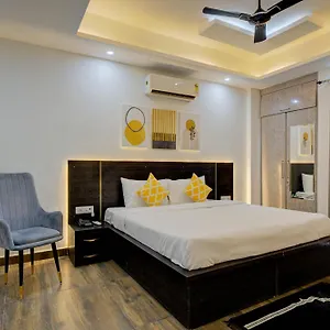 The Empire Studioz Golf Course Road With Kitchen & Balcony One Horizon Center Paras Hospital Cyber Gurgaon